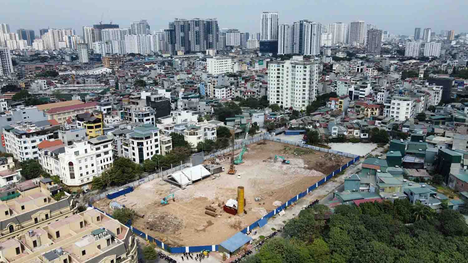 The social housing area at plot NO1 of Ha Dinh urban area has just started construction. Photo: Cao Nguyen.