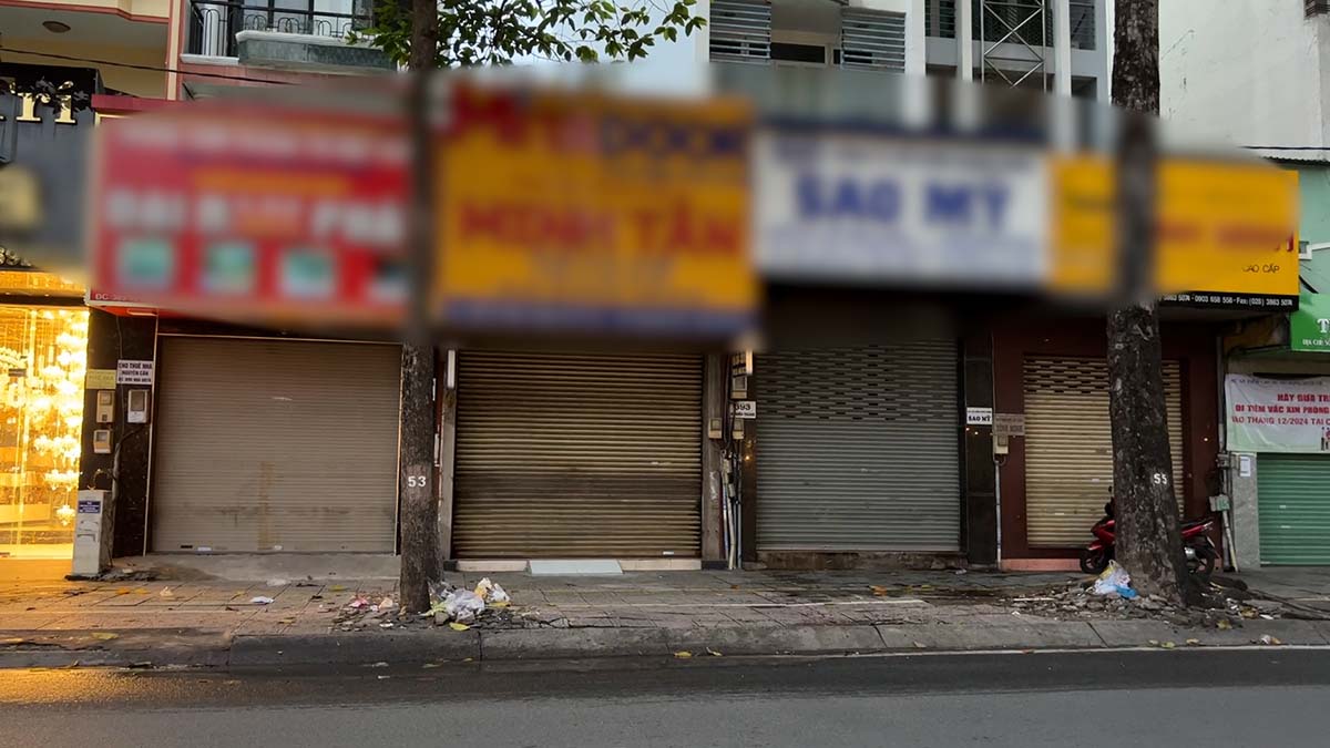 A series of stores returned premises on a street specializing in construction materials (District 10, HCMC).