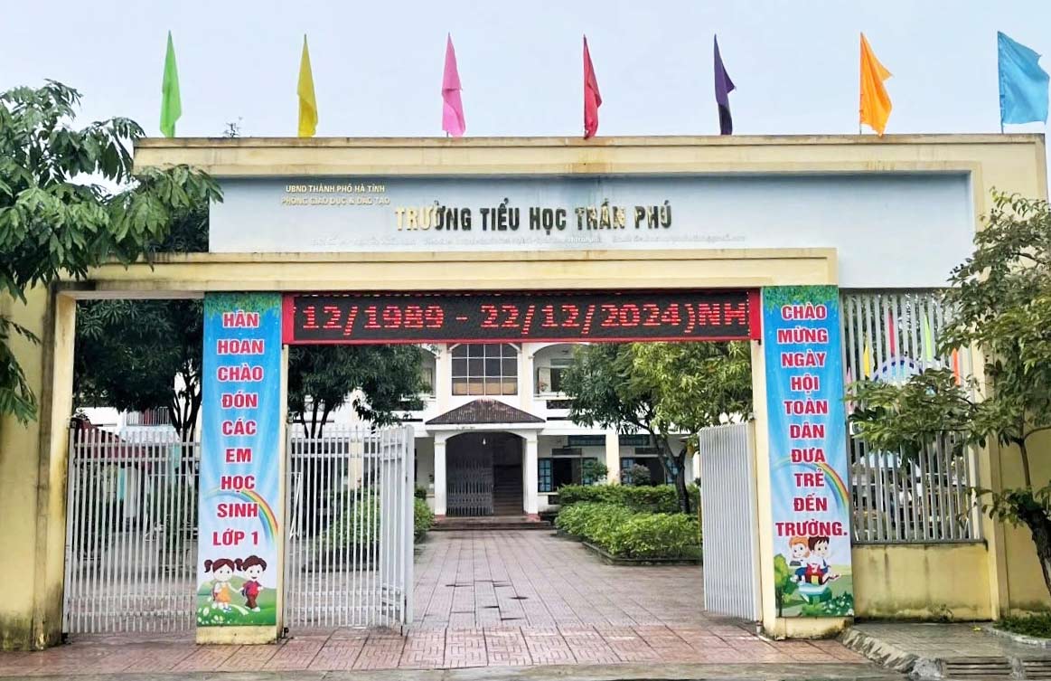 Tran Phu Primary School, Ha Tinh city - where the female teacher works. Photo: Hoai Anh