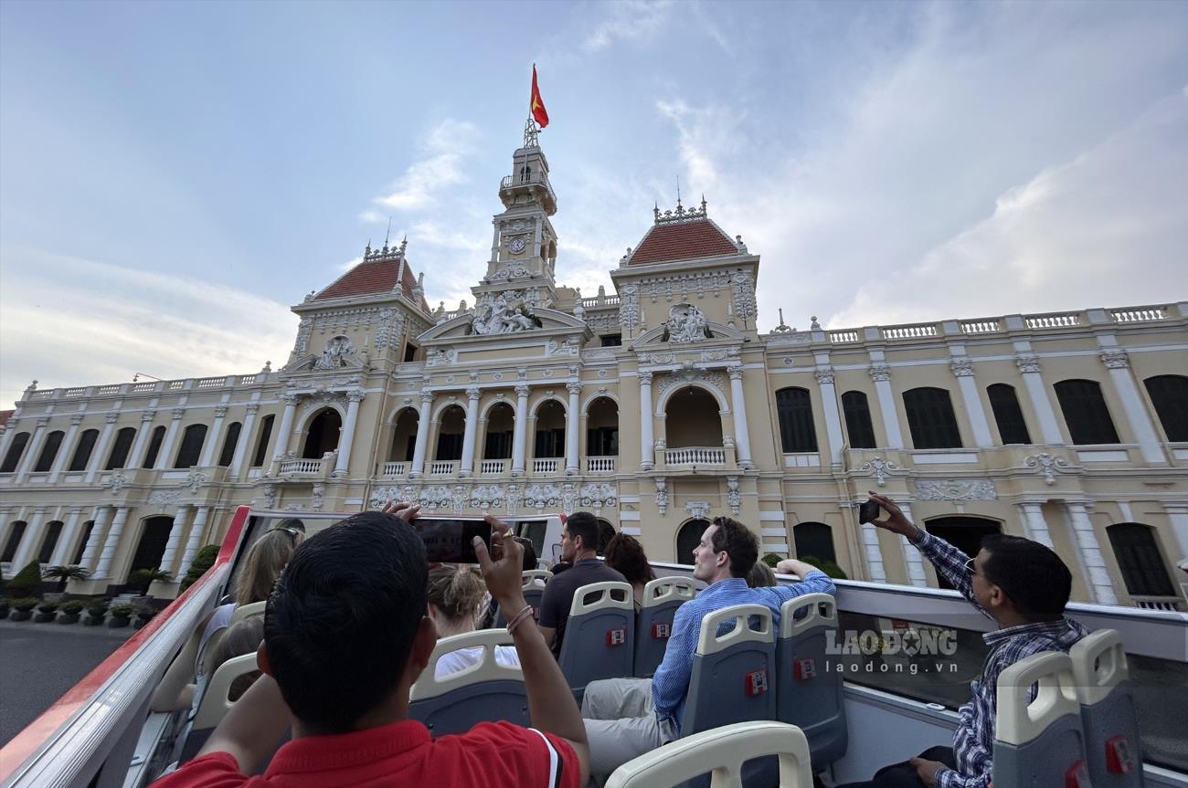 Ho Chi Minh City is a destination chosen by many tourists to visit and explore. Photo: Thanh Chan