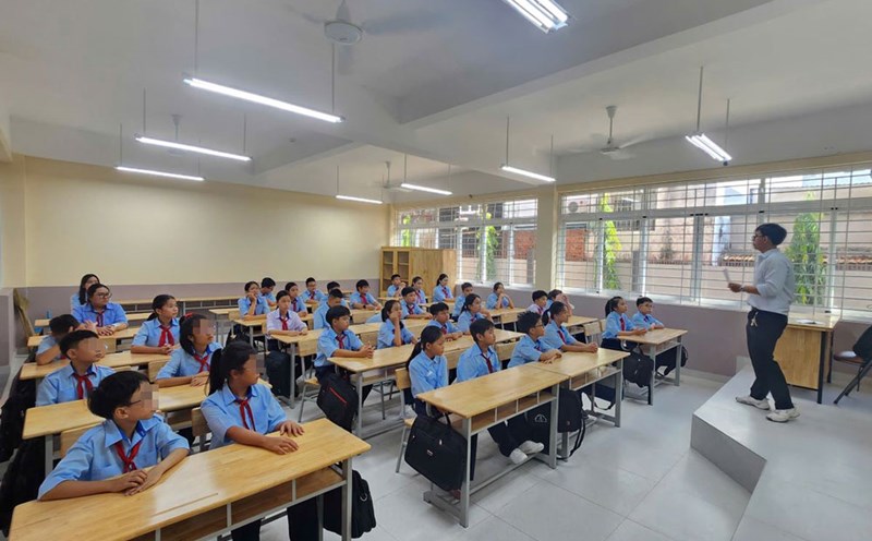 Ho Chi Minh City proposes to exempt tuition fees for all students at all levels from the 2025-2026 school year. Photo: Chan Phuc