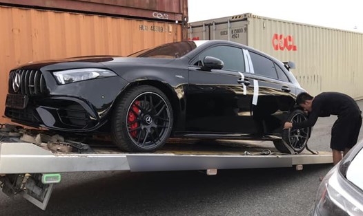 Mercedes-AMG A45 S của nhóm siêu lừa Mr Pips là chiếc xe khá hiếm tại Việt Nam. Ảnh cắt từ video