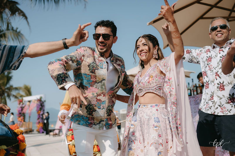 Many Indian couples choose Da Nang as their wedding venue. Photo: Da Nang Tourism Promotion Center