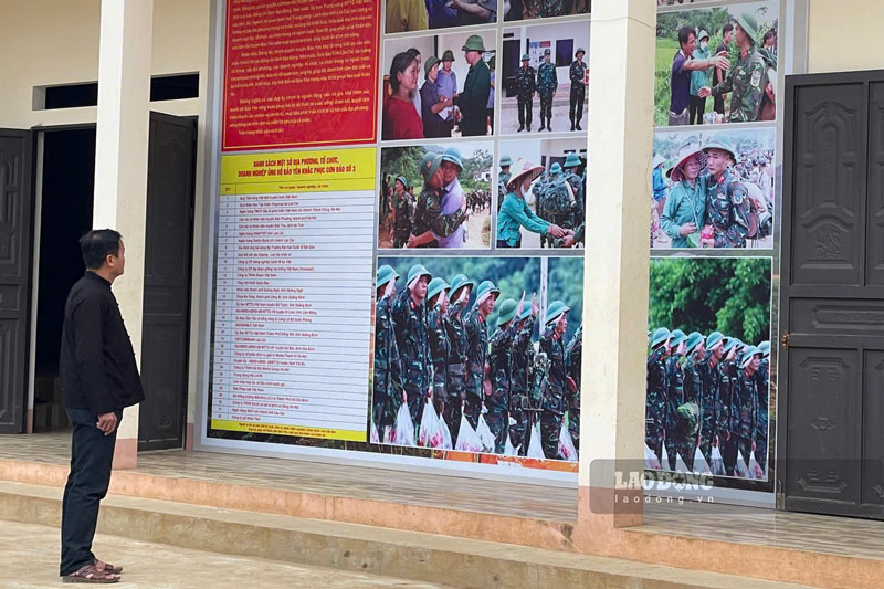 Building a memorial for the victims of Lang Nu. Photo: Dinh Dai.