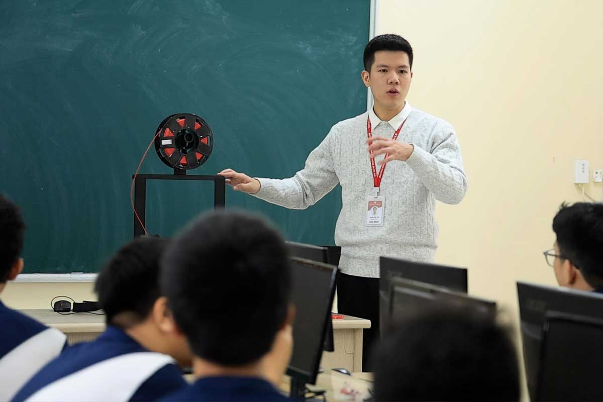 Teaching Information Technology High School