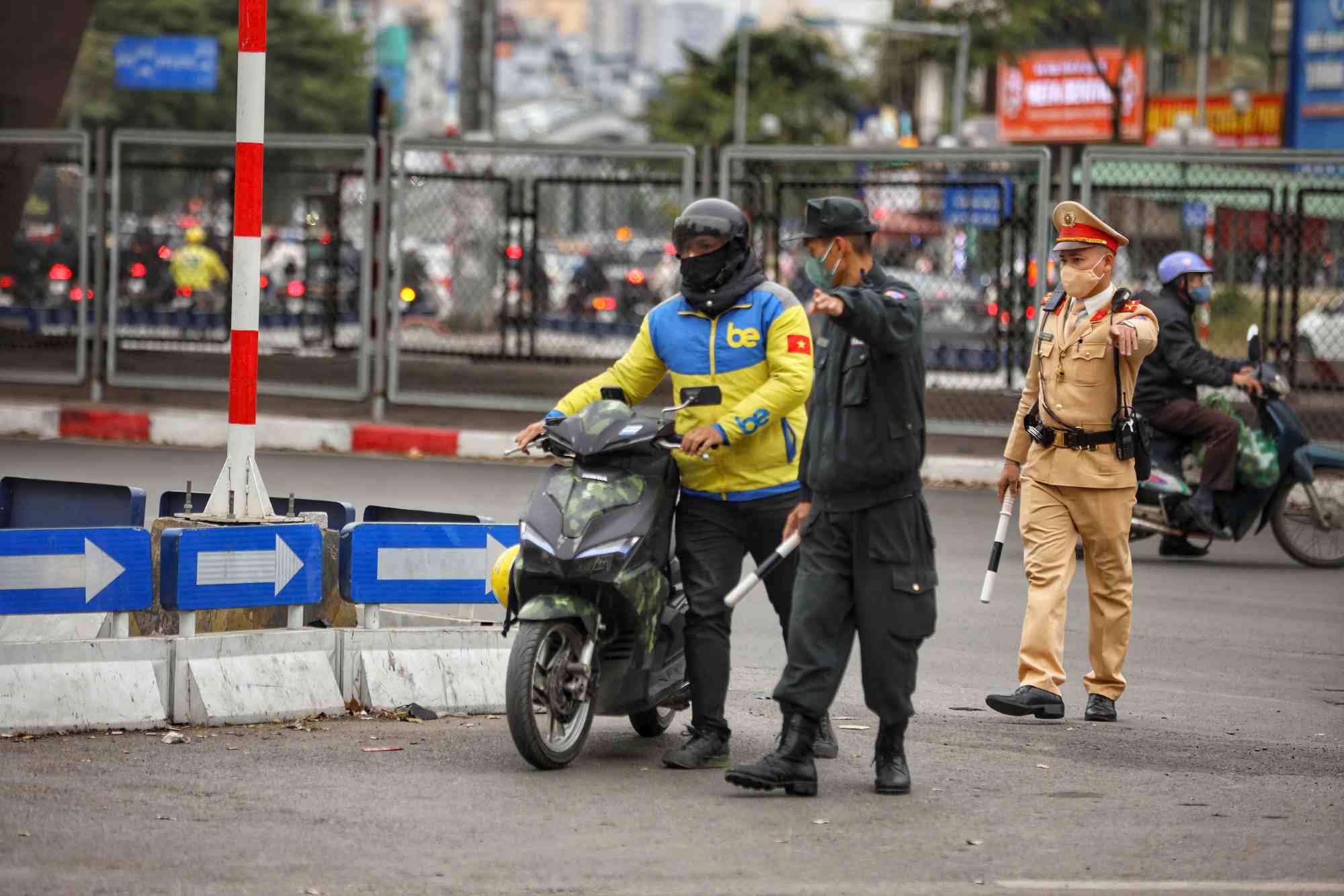 Authorities have stepped up enforcement against violations of motorbike taxi drivers. Photo: To The