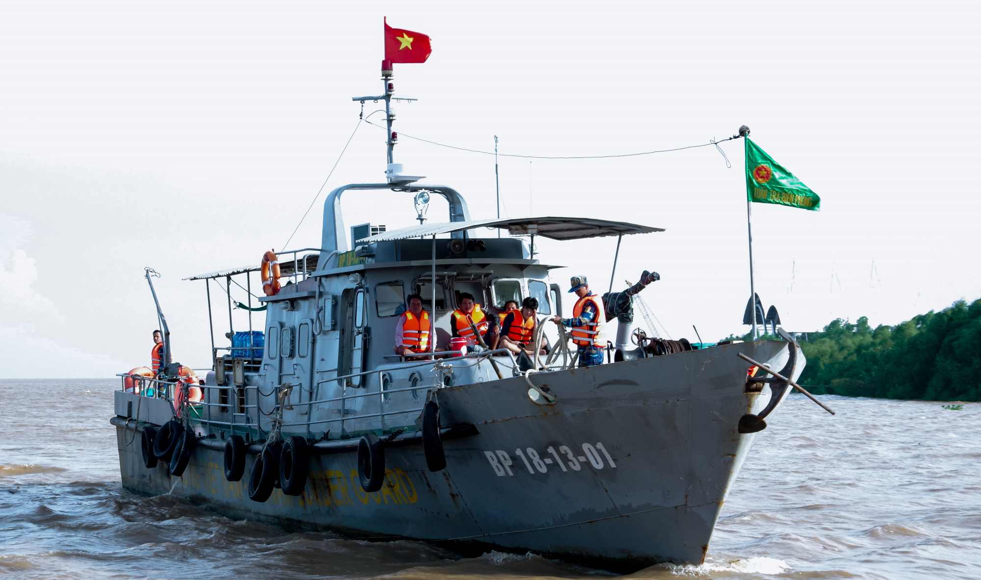 Squadron 2, Soc Trang Provincial Border Guard is ready to mobilize for rescue at sea. Photo: Van Long
