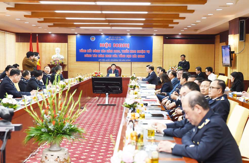 Online conference to summarize the work in 2024, deploy directions and tasks in 2025 of the General Department of Customs. Photo: General Department of Customs