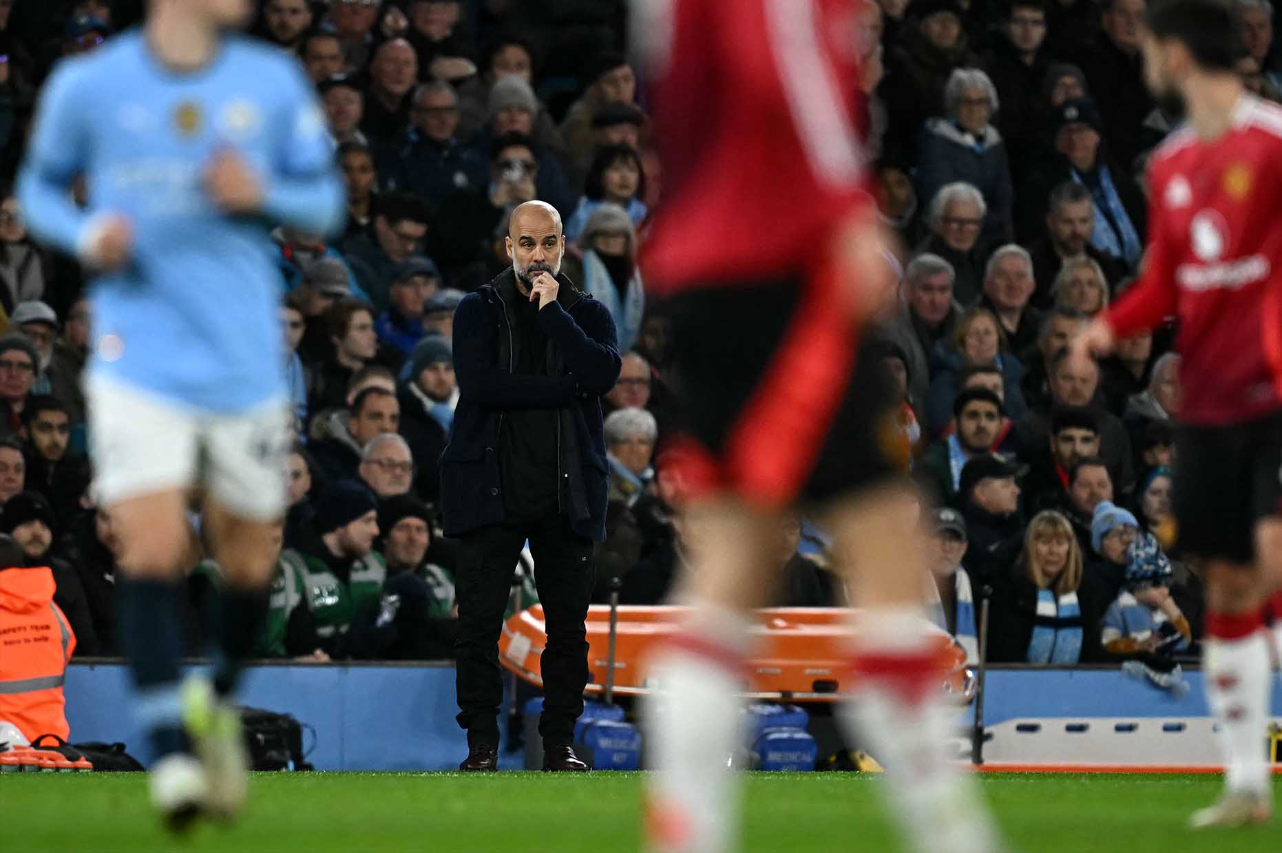 Chi minh Pep Guardiola moi cuu duoc Man City thoat khoi tham canh hien tai. Anh: AFP