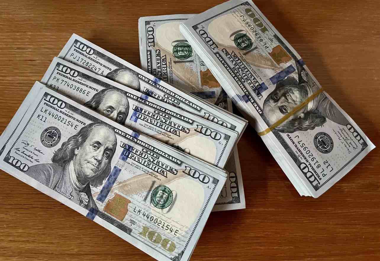 The $100 bill is currently the largest denomination in the US currency system. Photo: Song Minh