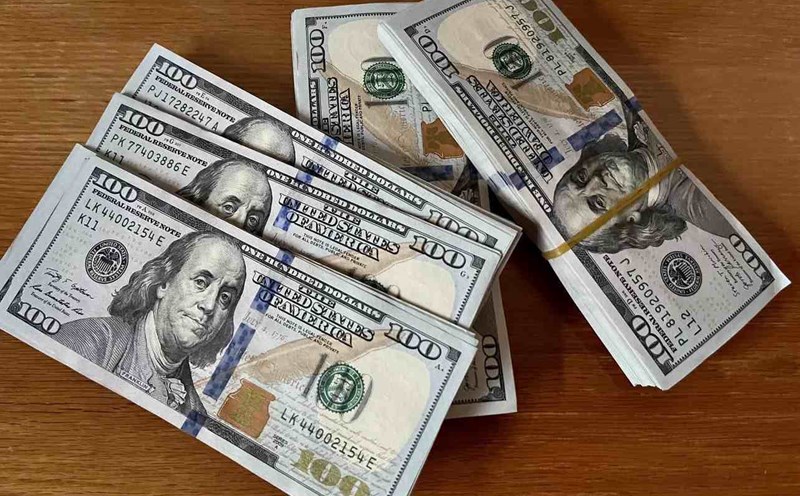 The $100 bill is currently the largest denomination in the US currency system. Photo: Song Minh