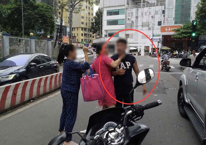 Driver beats people near Tu Du Hospital (District 1). Photo: Provided by Ho Chi Minh City Police