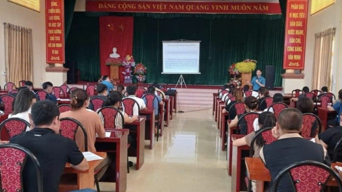 Hoa Binh province promotes propaganda and dissemination of labor laws. Photo: Minh Nguyen