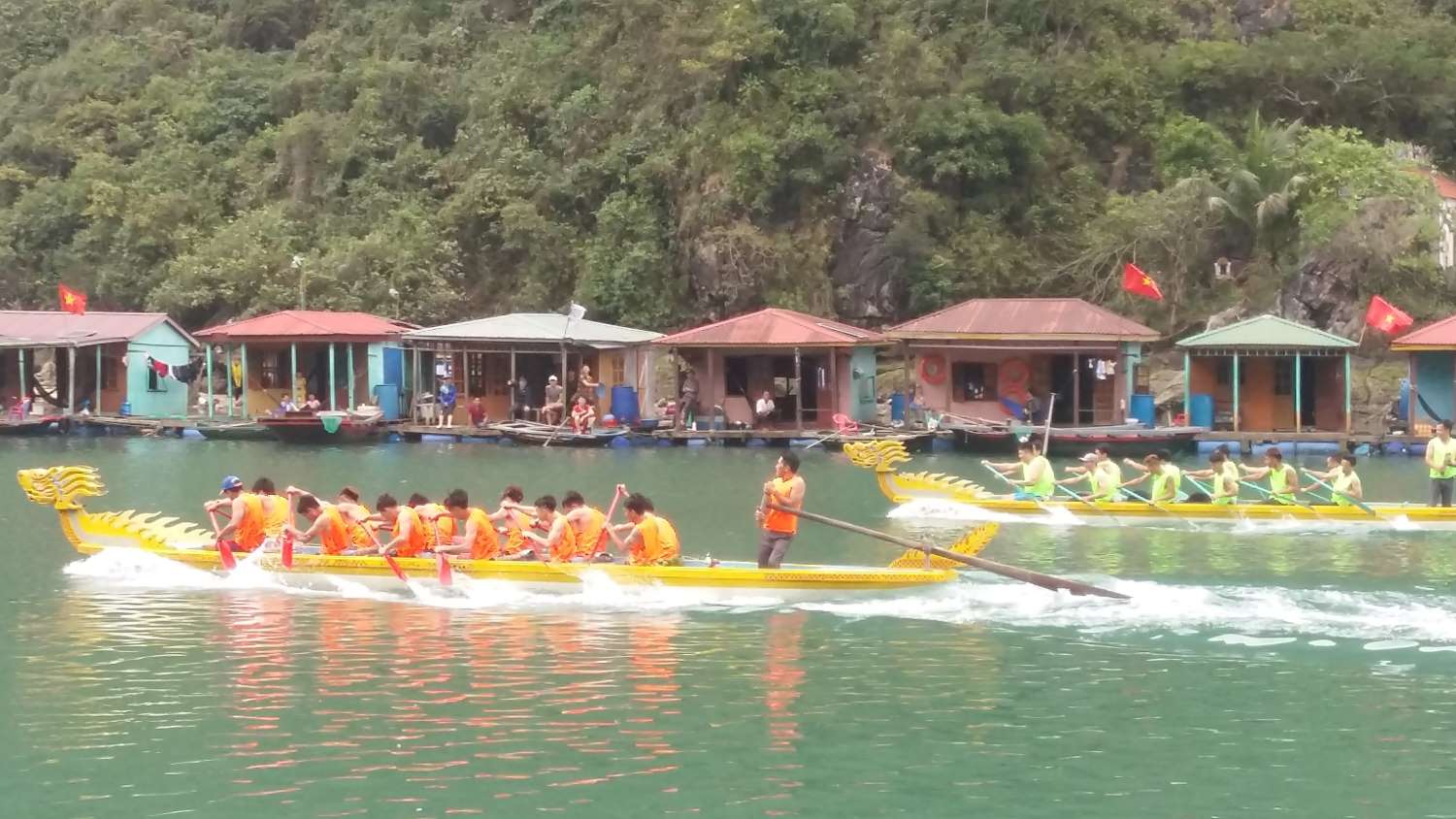 Dragon boat racing in Cua Van fishing village, Ha Long Bay. Photo: Nguyen Hung