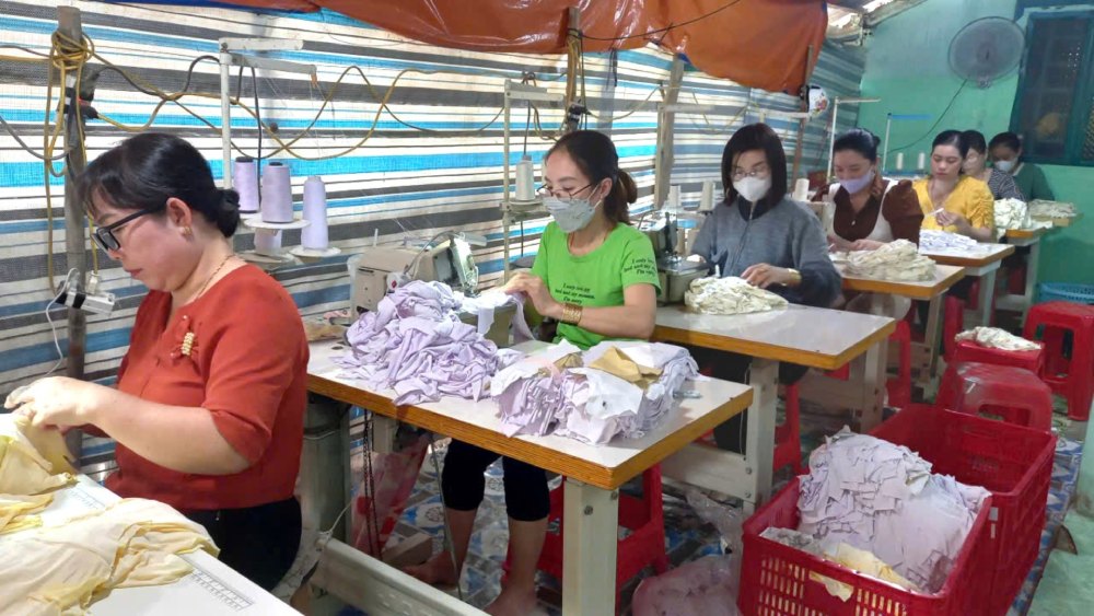 Many free vocational training programs help Khmer women improve their lives. Photo: Xuan Nhi