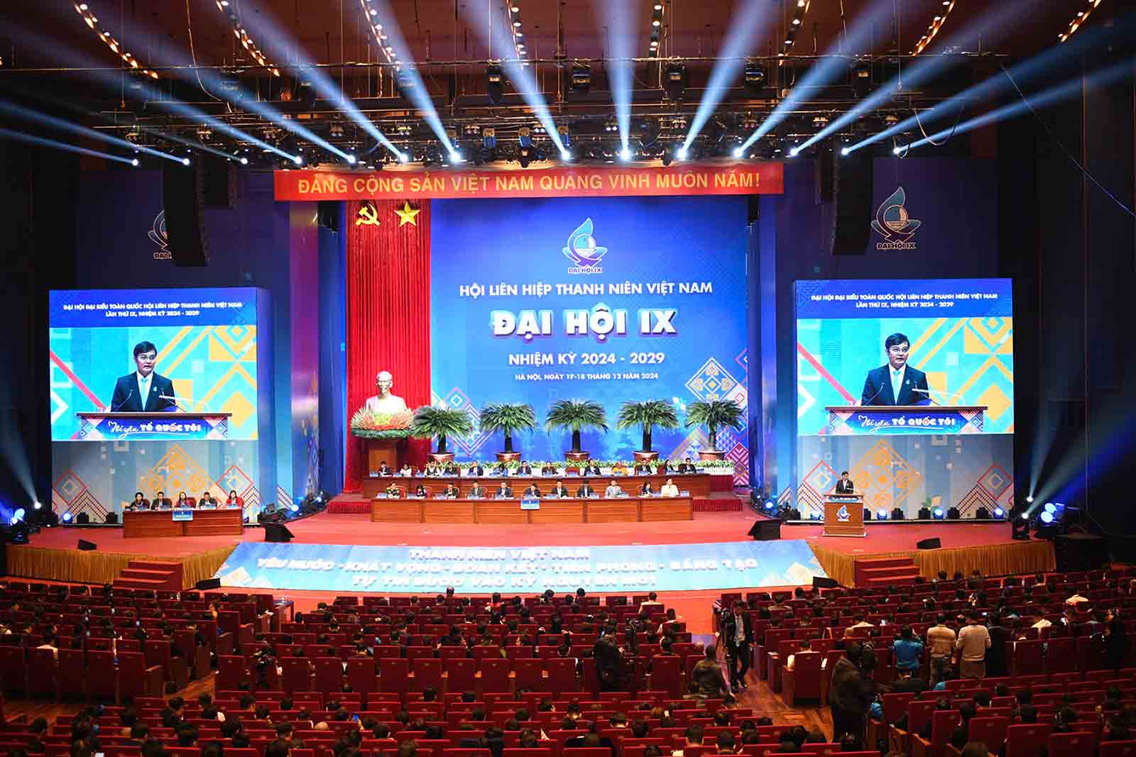 Panorama of the opening session of the 9th National Congress of the Vietnam Youth Union, December 17. Photo: Huu Chanh