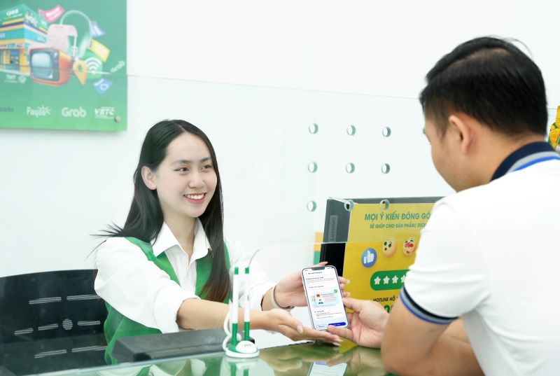 Trong thoi gian gan, MB va F88 se tiep tuc trien khai va dua den nhieu giai phap tai chinh toan dien voi nhung trai nghiem tien ich, tiet kiem thoi gian toi dong dao khach hang tren ca nuoc. Anh: F88 