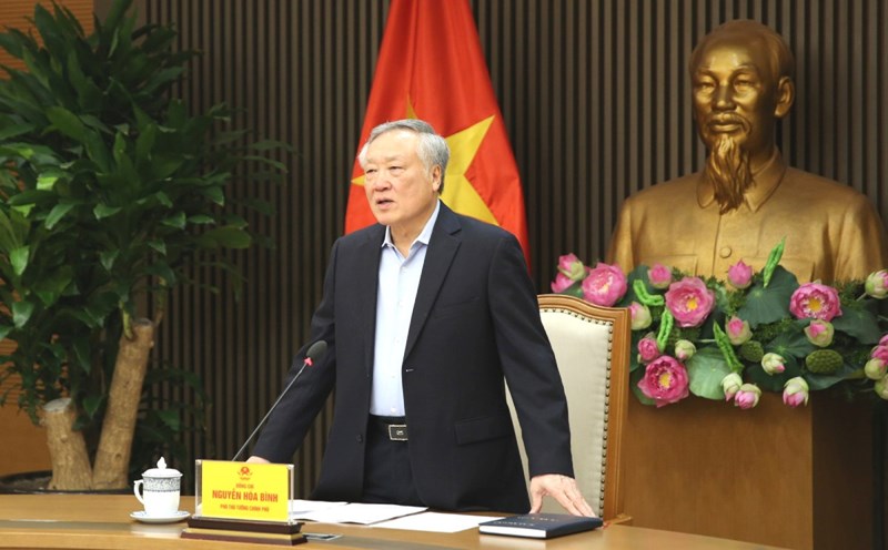 Deputy Prime Minister Nguyen Hoa Binh chaired a meeting on the plan to build a financial center. Photo: VGP