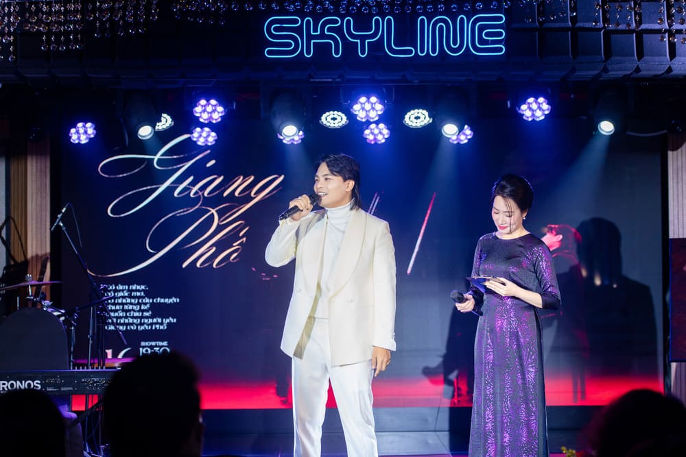 Musician Duong Truong Giang introduces a music product after a long absence. Photo: Interviewee