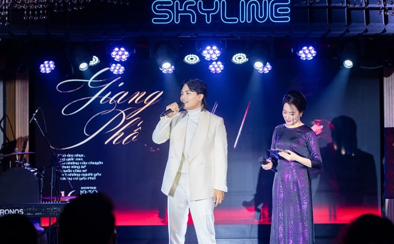 Musician Duong Truong Giang introduces a music product after a long absence. Photo: Interviewee