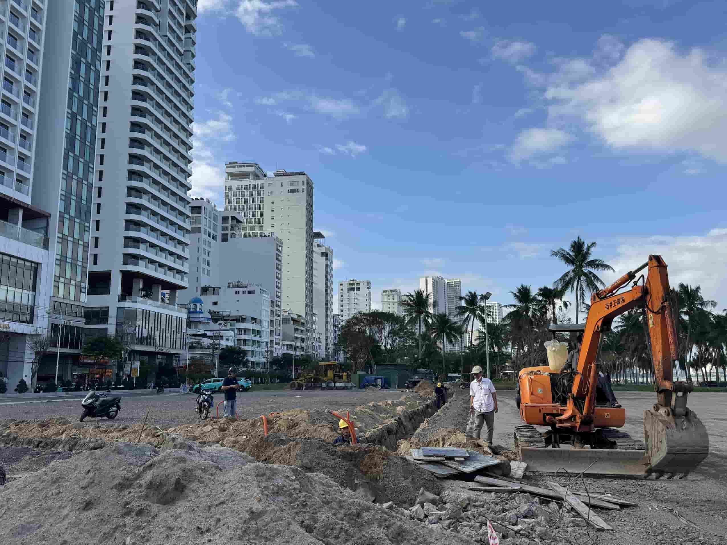 Hien nay TP Nha Trang da dong y khai thac tam khu dat cua resort Ana Mandra (cu) de khai thac bai giu xe. Anh: Huu Long