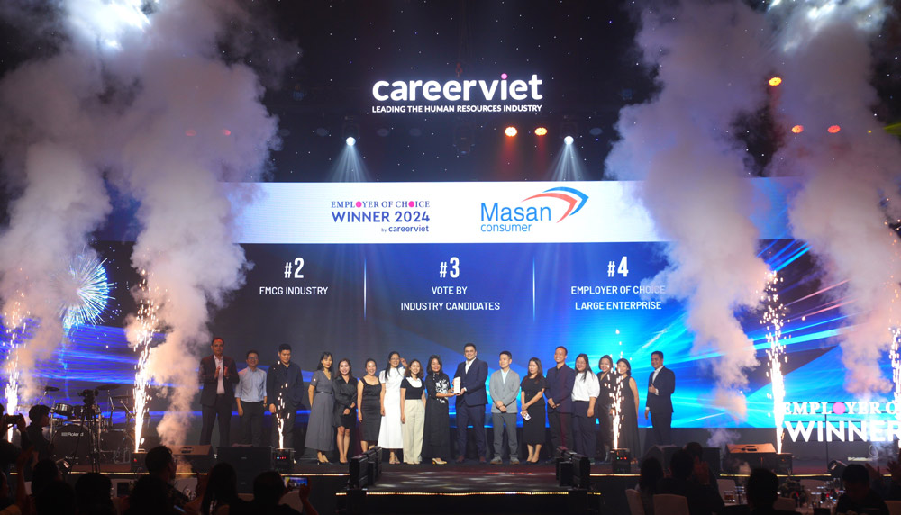 Masan Consumer staff received awards at the EOC 20224 event. Photo: H. Van