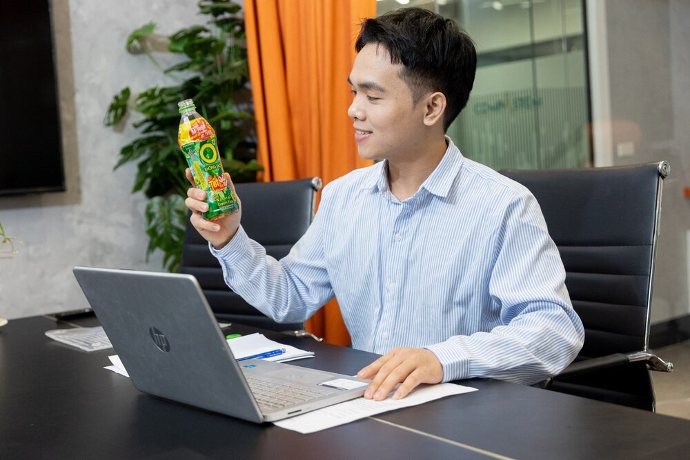 Duoc chiet xuat tu la tra Thai Nguyen voi EGCG, Tra Xanh Khong Do giup giam stress, xua tan cang thang met moi truoc nhung lo lang ngay cuoi nam. Ảnh: Tan Hiep Phat