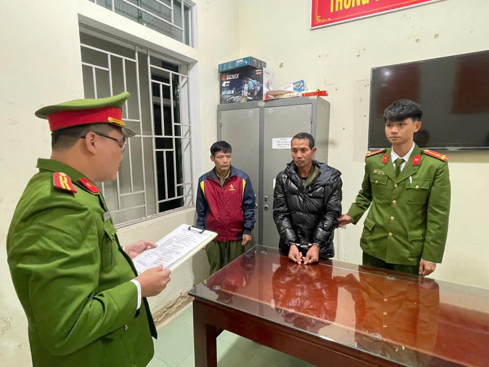 Hai was prosecuted and temporarily detained for stealing 11 chickens from his brother. Photo: Ha Tinh Police.