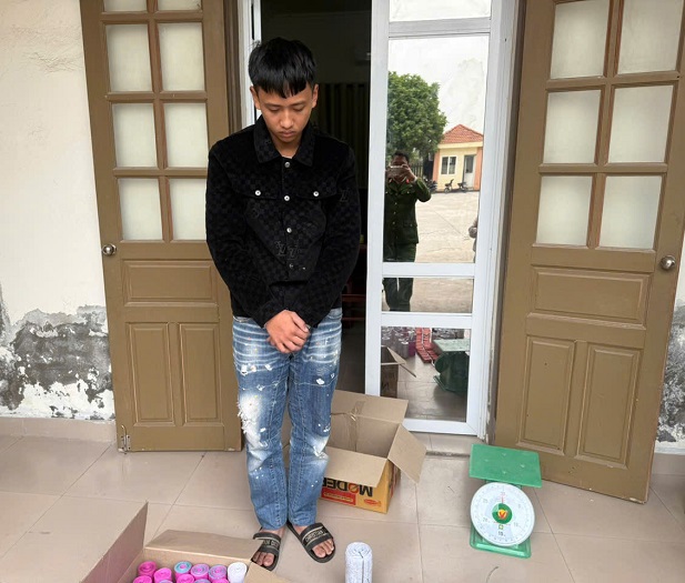 Đối tượng Nguyễn Cao Bảo Huy tại Cơ quan Cảnh sát điều tra - Công an huyện Tiền Hải (tỉnh Thái Bình). Ảnh: Công an tỉnh Thái Bình