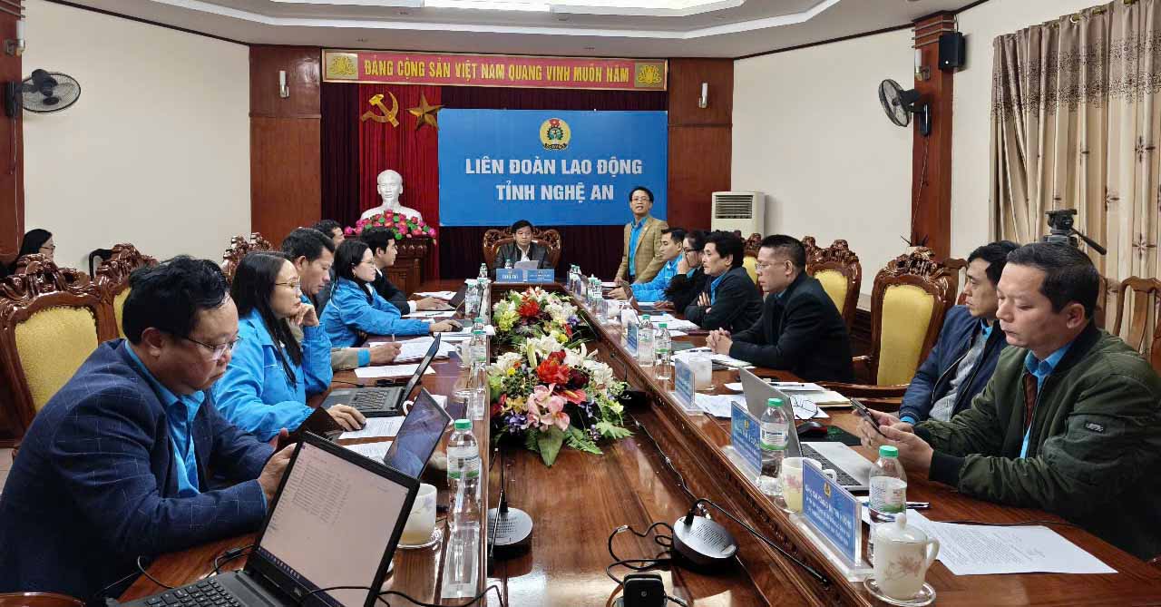 Overview of the Conference of the Standing Committee of the Nghe An Provincial Labor Federation for the 2023-2028 term on December 17, 2024. Photo: Quang Dai
