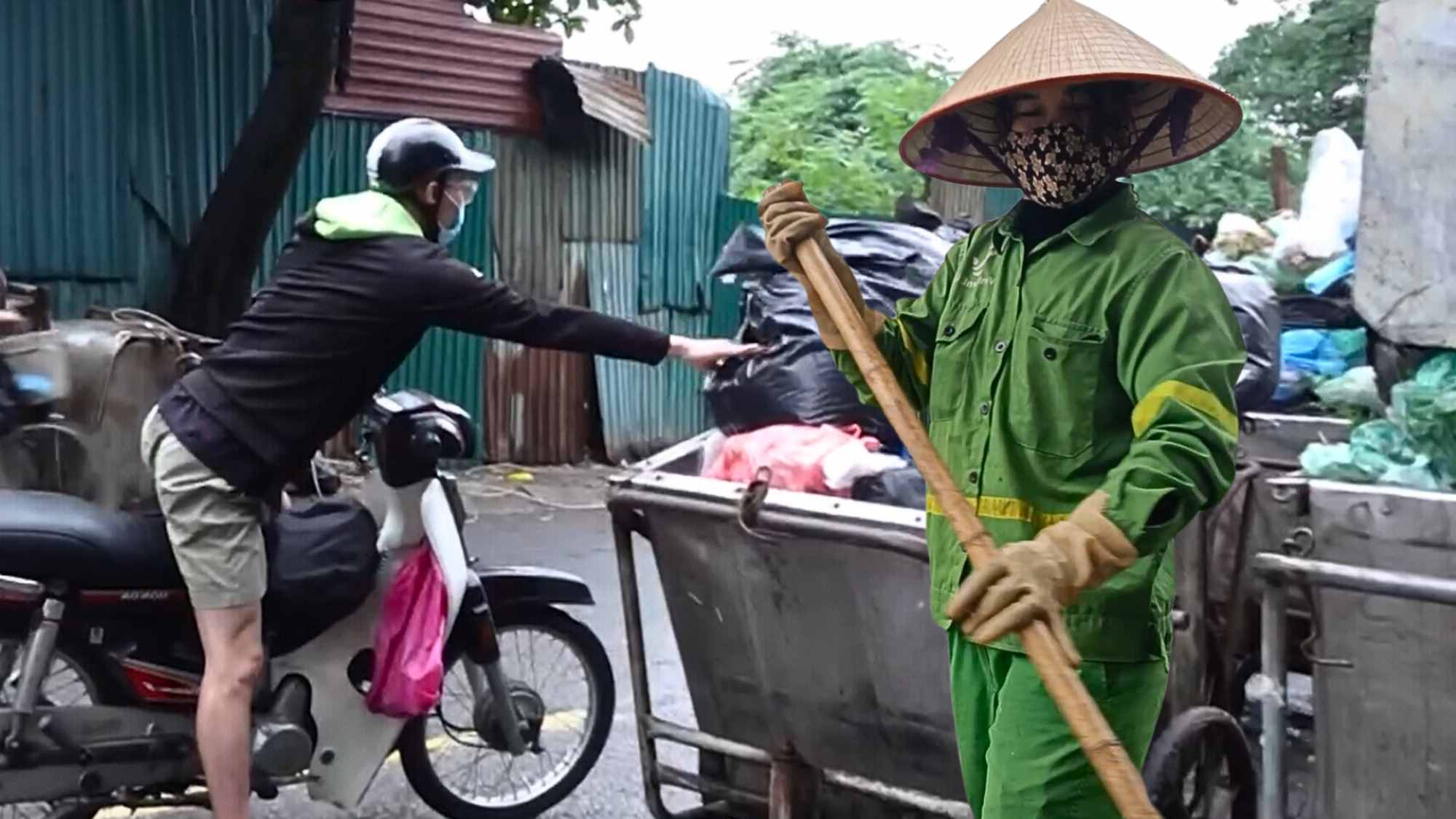 Due to the lack of dedicated trash cans, many people still choose to put their trash in one bag. Graphics: Hai Danh