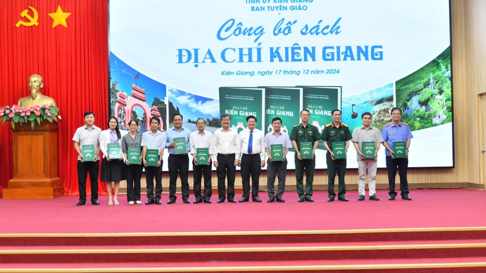 Công bố sách địa chí Kiên Giang sau 20 năm nghiên cứu