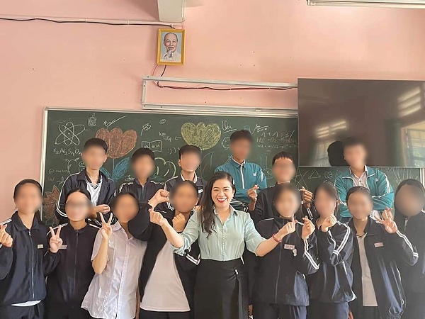 Teacher Nguyen Thi Thu Huyen, Natural Science teacher, Quang Trung Secondary School, Bao Loc City, Lam Dong Province. Photo: Central Emulation and Reward Committee