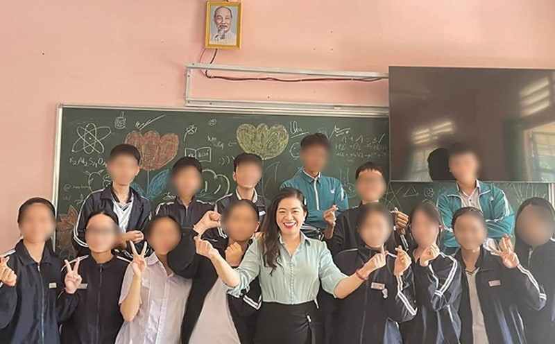 Teacher Nguyen Thi Thu Huyen, Natural Science teacher, Quang Trung Secondary School, Bao Loc City, Lam Dong Province. Photo: Central Emulation and Reward Committee