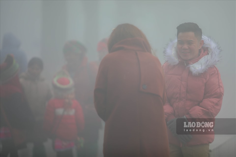 The weather forecast for the North this weekend is still cold, but the weather is dry, convenient for tourism activities. Photo: To The