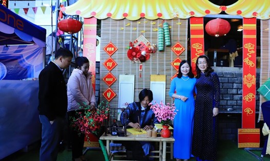 Hoạt động vui Xuân trong Chương trình "Tết Sum Vầy" 2024 của Liên đoàn Lao động tỉnh Lâm Đồng. Ảnh: Đ. Lâm