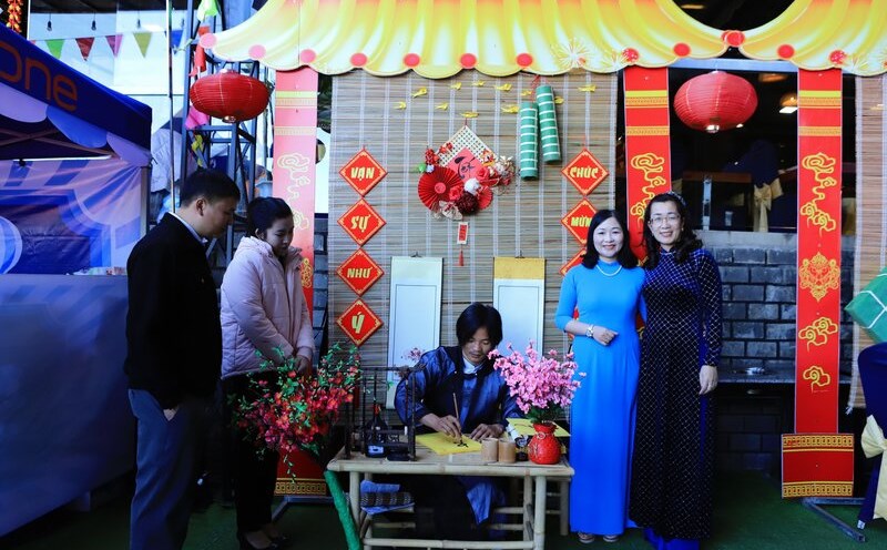 Spring activities in the "Tet Sum Vay" Program 2024 of Lam Dong Provincial Labor Federation. Photo: D. Lam