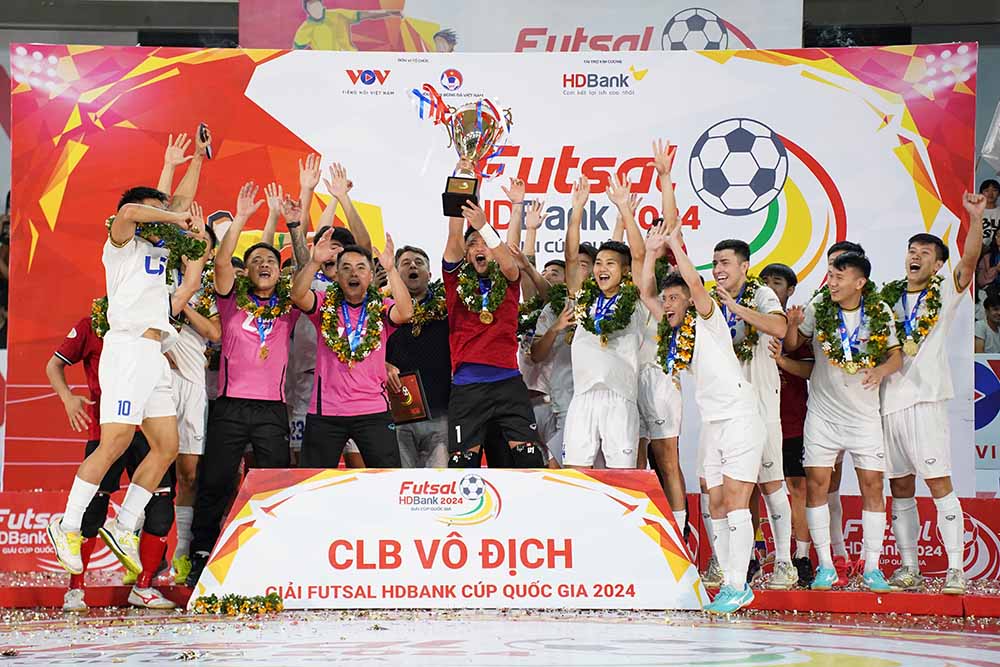 Thai Son Bac won the 2024 National Futsal Cup after an unbelievable victory in the final against Thai Son Nam Ho Chi Minh City. Photo: Thanh Vu