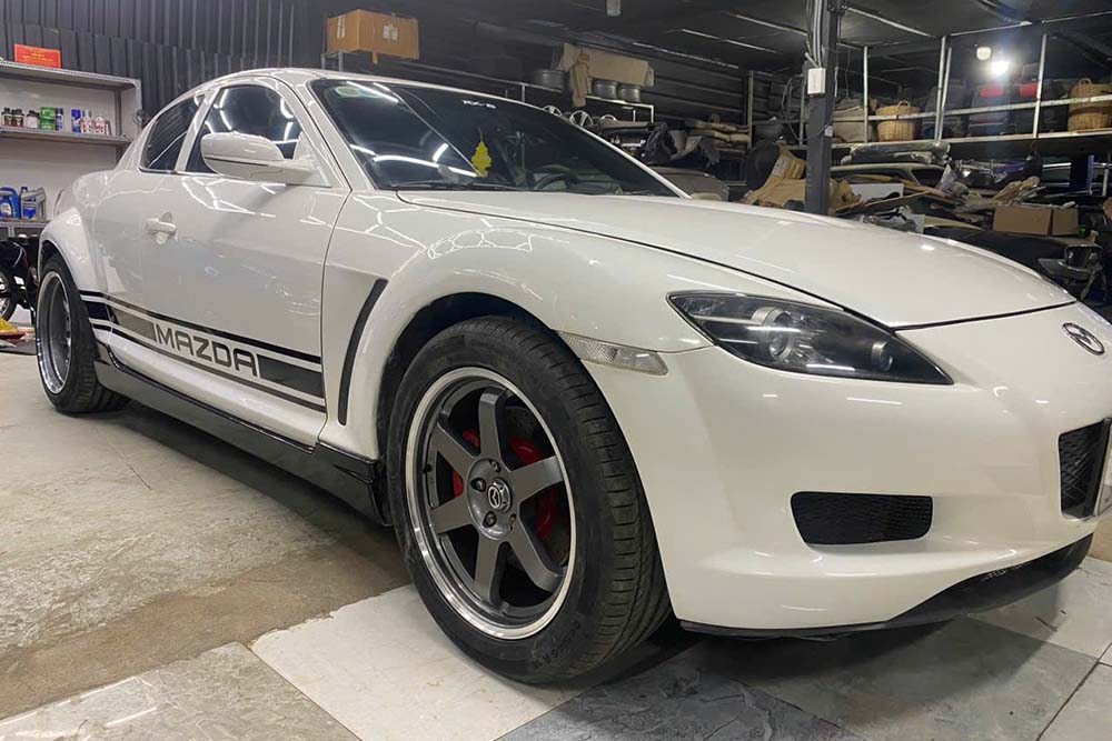 The Mazda RX-8 manual transmission is on sale for 550 million VND and has already been purchased. Photo: Le Phuc