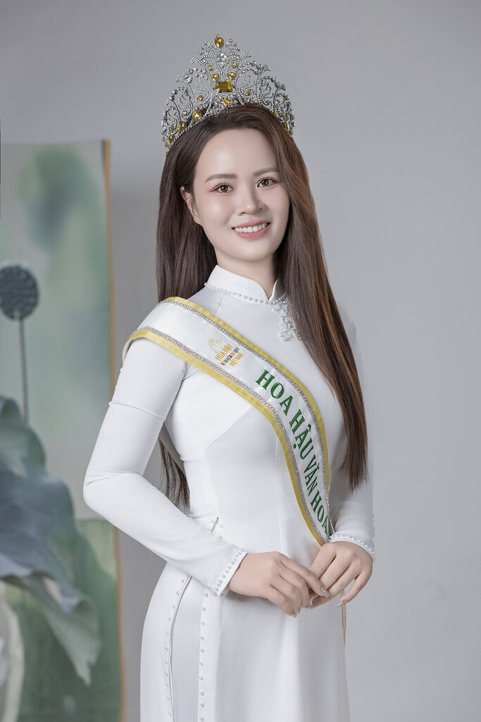 Hoa hau Ngoc Thanh khoe nhan sac rang ro sau dang quang. Anh: Nhan vat cung cap
