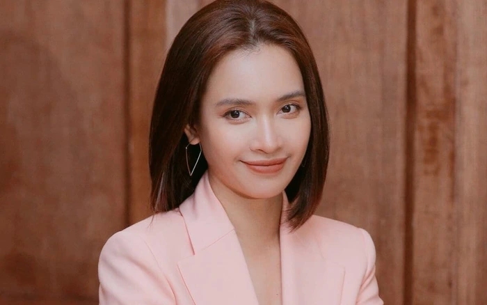 Ai Phuong caused controversy after being eliminated from Sister Who Makes Wave. Photo: Producer.