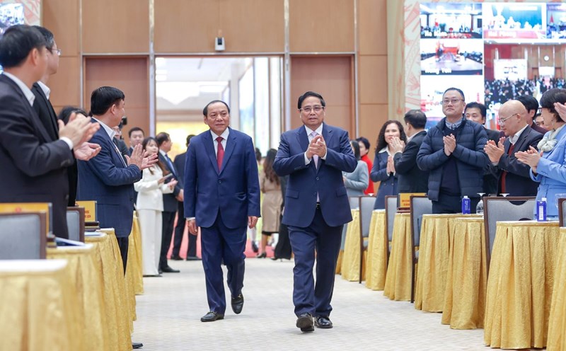 Prime Minister Pham Minh Chinh attends an online conference to review the work in 2024 and deploy key tasks in 2025 of the culture, sports and tourism sector. Photo: VGP/Nhat Bac