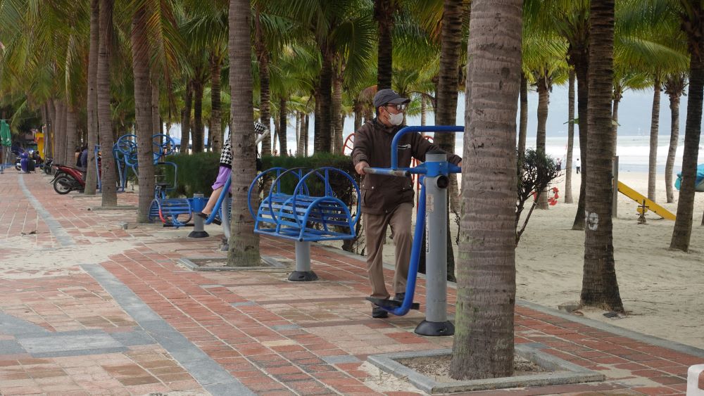 Da Nang will invest in and improve the urban beauty of the beach area. Photo: Tran Thi