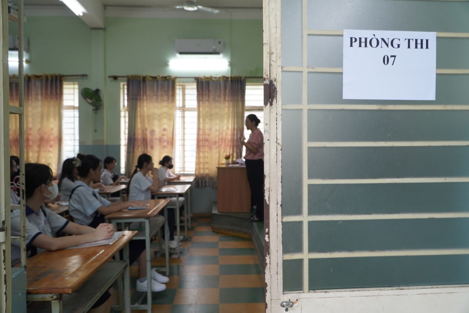 The Department of Education and Training of Ho Chi Minh City wants to keep Foreign Language as the third subject for the 10th grade entrance exam. Photo: Chan Phuc