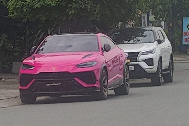 Xuất hiện Lamborghini Urus Performante màu độc tại Việt Nam