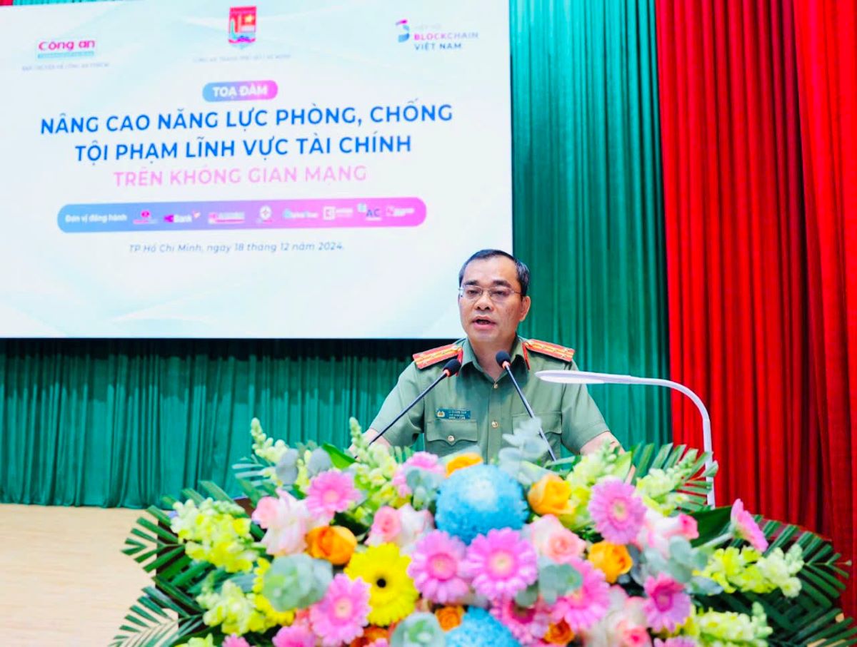 Colonel Le Quang Dao, Deputy Director of Ho Chi Minh City Police Department, delivered the opening speech at the seminar. Photo: Trong Anh