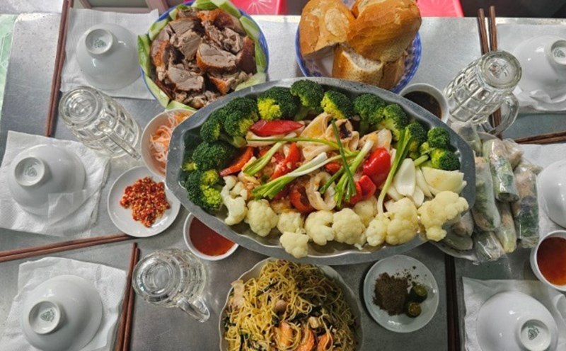 A family's diverse offering tray in Ho Chi Minh City, Vietnam. Photo: Tyrina