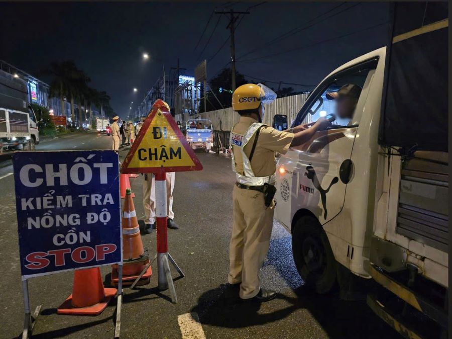 Ho Chi Minh City Traffic Police handled more than 1,000 cases of alcohol concentration violations during the two peak days. Photo: My Duyen