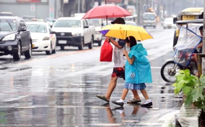 Tropical depression continues to cause rain in many places in the Philippines. Photo: PNA