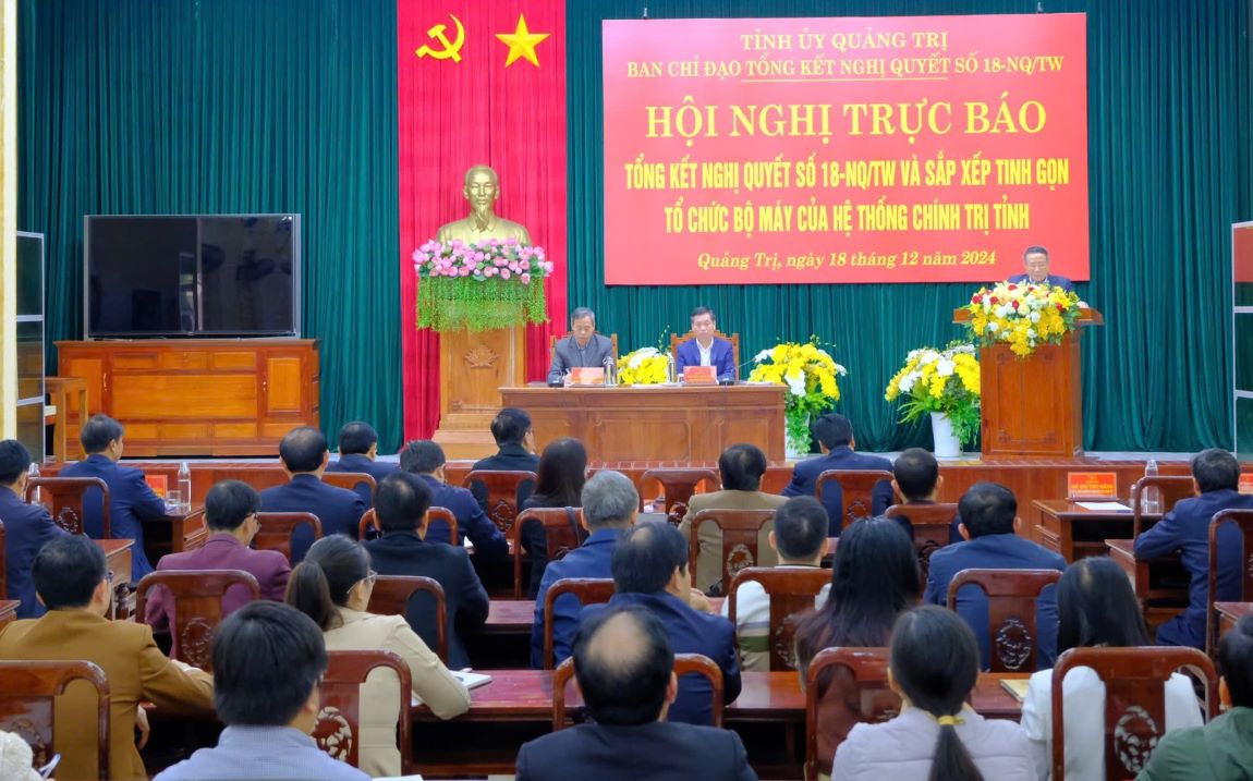 The plan to consolidate, merge, and terminate the operations of a number of units will be completed before January 15, 2025 to report to the Standing Committee of the Provincial Party Committee and the Executive Committee of the Quang Tri Provincial Party Committee. Photo: T. Tuyen.